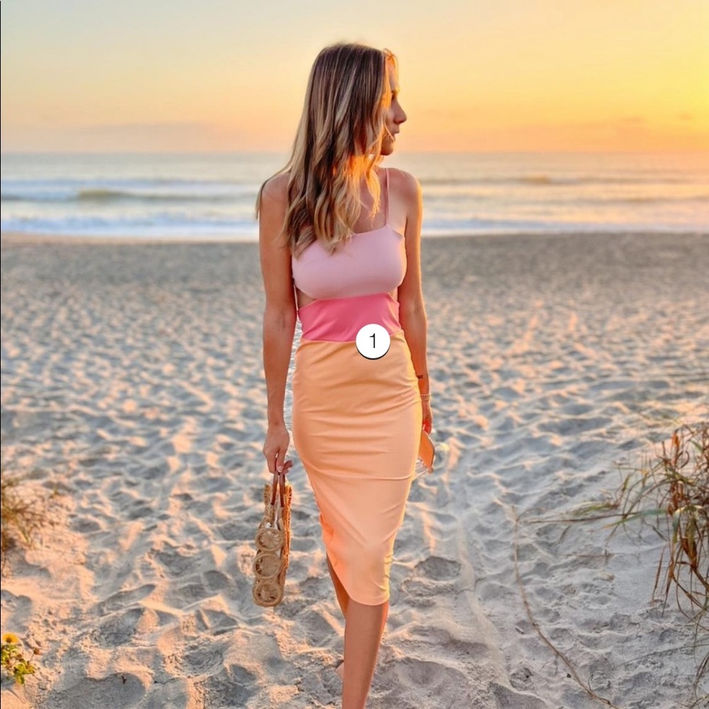 SUNBURST ENERGY ORANGE/PINK CUTOUT COLORBLOCK MIDI DRESS